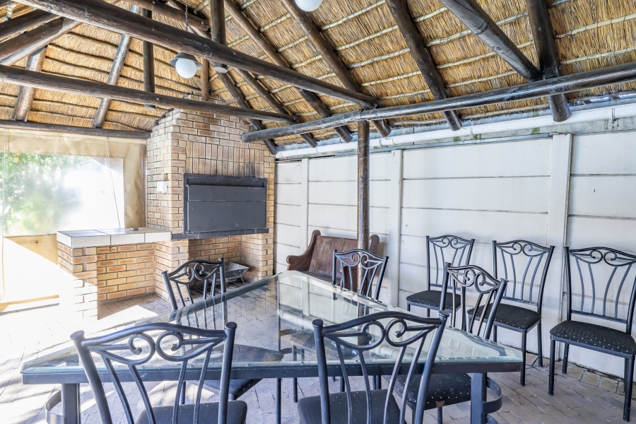 8 Bedroom Property for Sale in Brackenfell South Western Cape